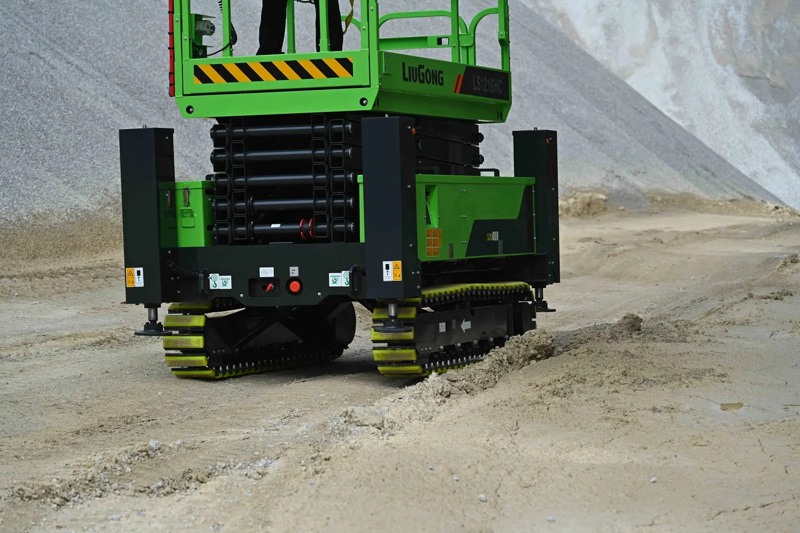 Plataforma de tijera sobre orugas LiuGong LS1216HC